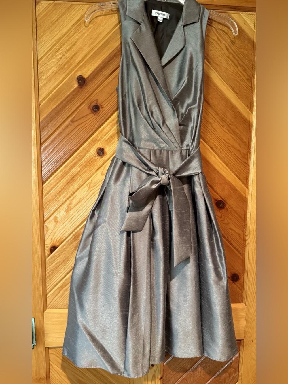 Studio Jones Metallic Gray Size 6 Bow and V Neck Dress